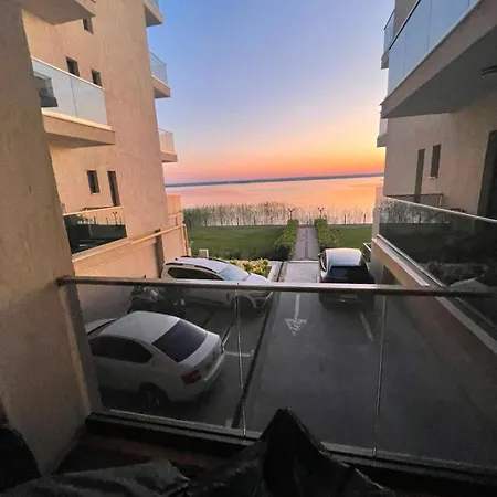 Solid House - Sea View Apartmán